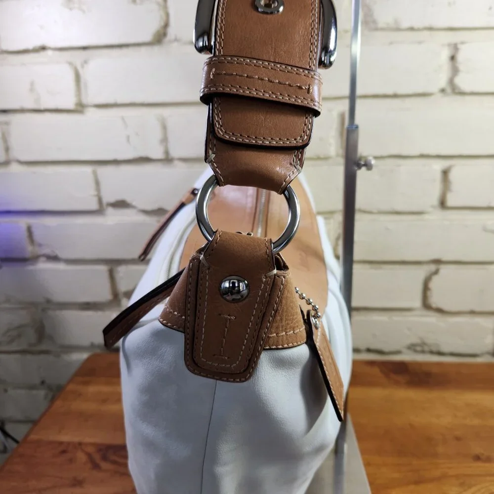 Coach c384 16x11